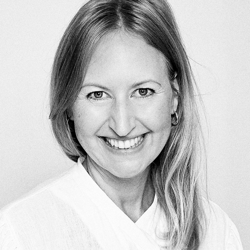 YogaWerk Berlin Tegel Team Yogalehrerin Lena Fingerle