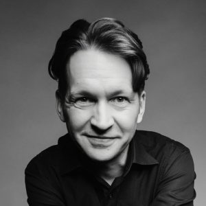 Markus Born ist Dozent für Philosophie in der Yogalehrer Ausbildung im YogaWerk Berlin