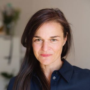 Ruth Antons ist Stimmtrainerin in der Yogalehrer Ausbildung im YogaWerk Berlin